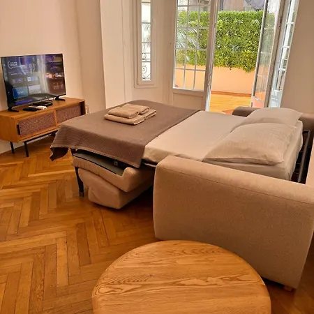 Luxury With Private Terrace In 펜션 니스