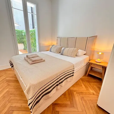 Dom wakacyjny Luxury With Private Terrace In
