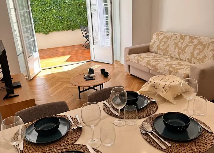 Luxury With Private Terrace In Nice