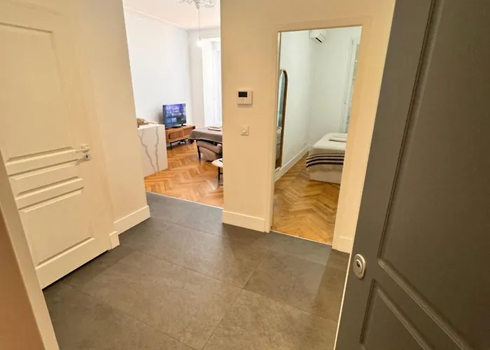 Дом отдыха Luxury With Private Terrace In