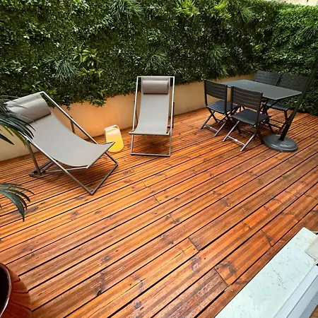 בית נופש Luxury With Private Terrace In