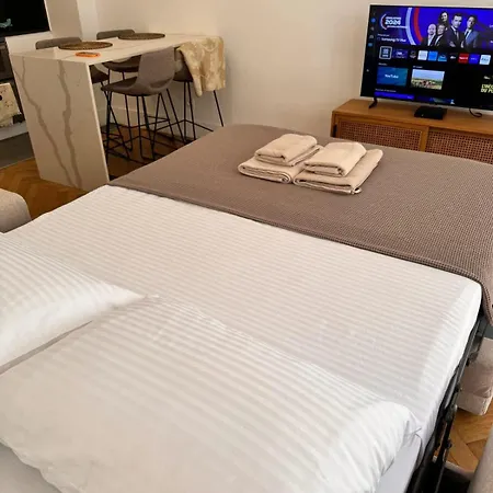 בית נופש Luxury With Private Terrace In